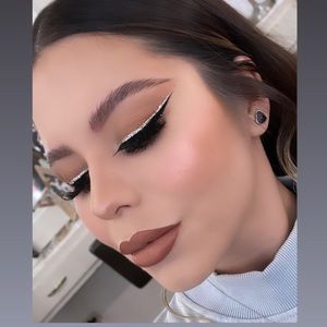 Meet your Posher, Selene